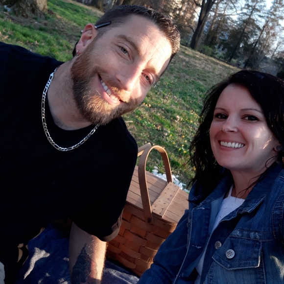 Meet your Posher, Lindsey - Picture 2 of 2